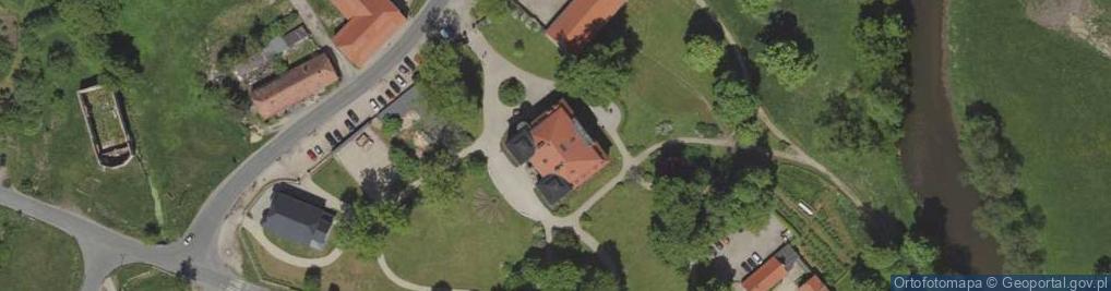 Zdjęcie satelitarne Pałac Łomnica