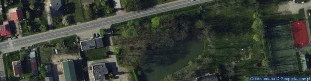 Zdjęcie satelitarne Park wokół dworu