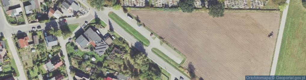 Zdjęcie satelitarne przy cmentarzu
