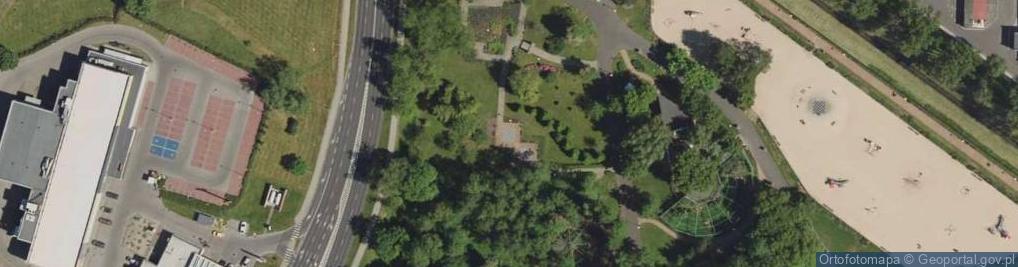Zdjęcie satelitarne Plac zabaw, Ogródek