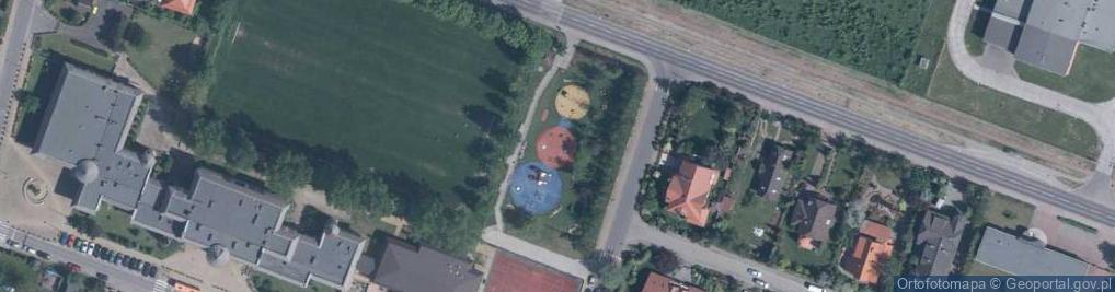 Zdjęcie satelitarne Plac zabaw, Ogródek