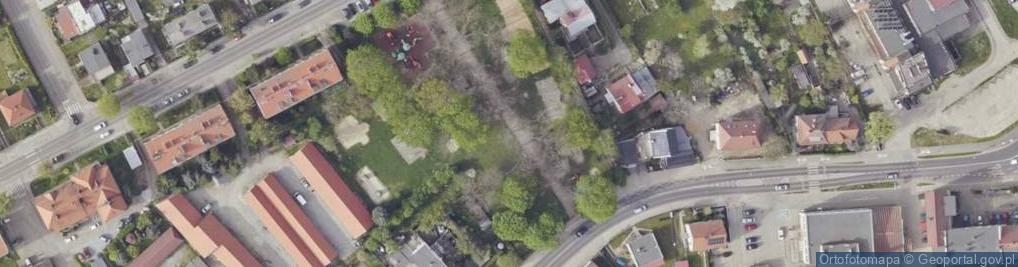 Zdjęcie satelitarne Plac zabaw, Ogródek