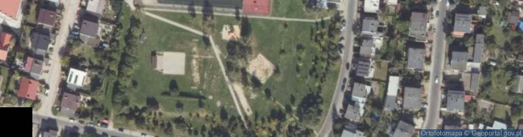 Zdjęcie satelitarne Plac zabaw, Ogródek