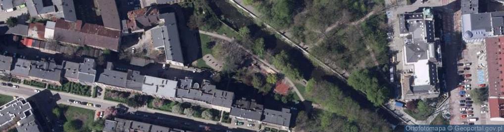 Zdjęcie satelitarne Plac zabaw, Ogródek