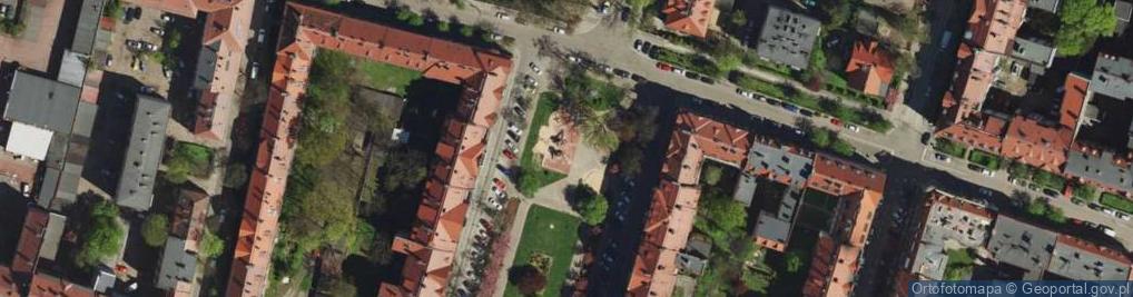 Zdjęcie satelitarne Plac zabaw, Ogródek