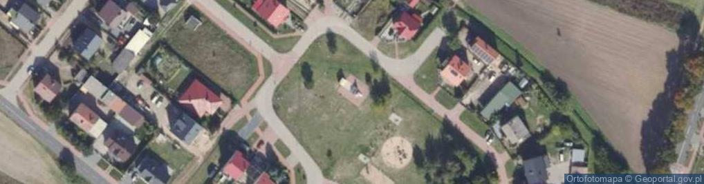 Zdjęcie satelitarne Plac zabaw, Ogródek