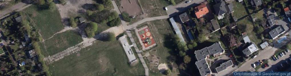 Zdjęcie satelitarne Plac zabaw, Ogródek