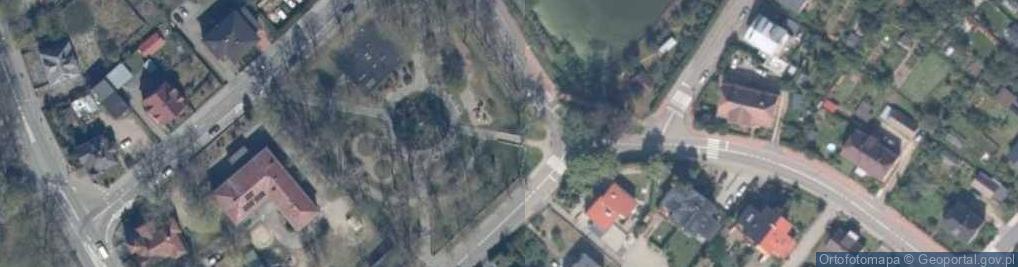 Zdjęcie satelitarne Plac zabaw, Ogródek
