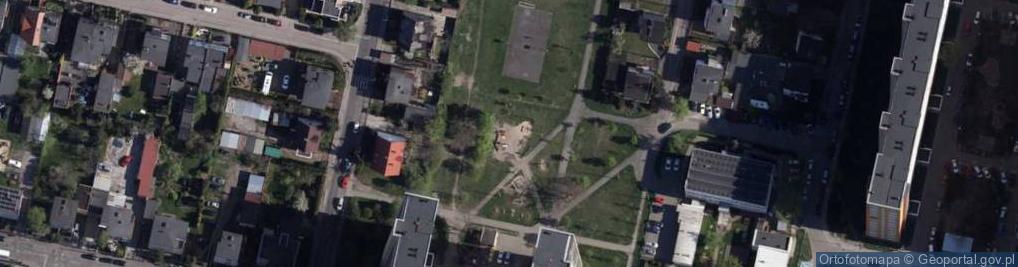 Zdjęcie satelitarne Plac zabaw, Ogródek