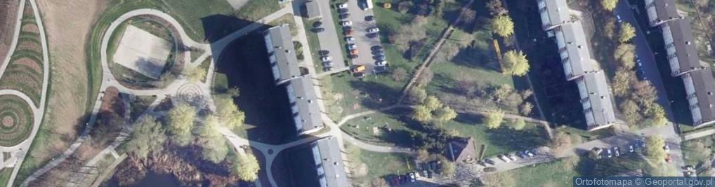 Zdjęcie satelitarne Plac zabaw, Ogródek