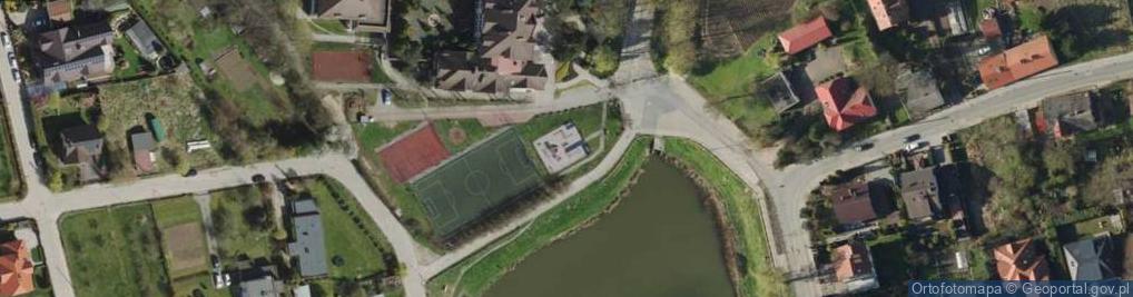Zdjęcie satelitarne Plac zabaw, Ogródek