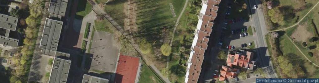 Zdjęcie satelitarne Plac zabaw, Ogródek
