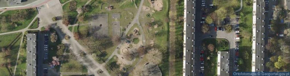 Zdjęcie satelitarne Plac zabaw, Ogródek