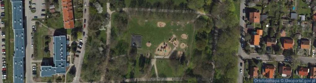 Zdjęcie satelitarne Plac zabaw, Ogródek