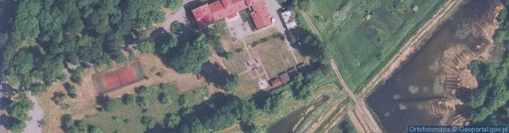Zdjęcie satelitarne Plac zabaw, Ogródek