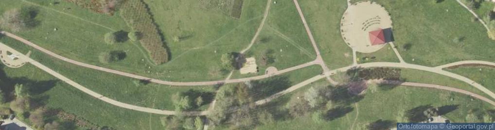Zdjęcie satelitarne Plac zabaw, Ogródek