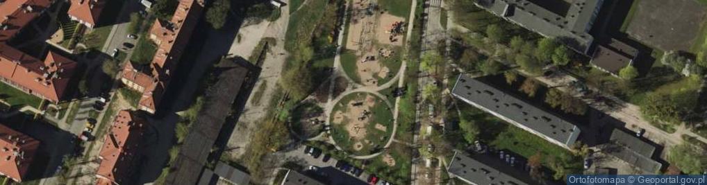 Zdjęcie satelitarne Plac zabaw, Ogródek