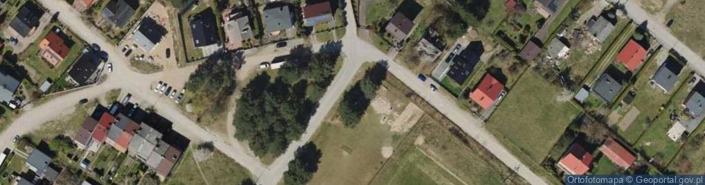 Zdjęcie satelitarne Plac zabaw, Ogródek
