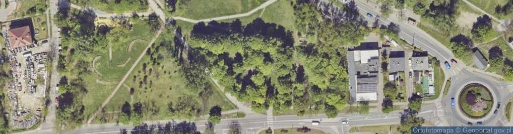 Zdjęcie satelitarne Obelisk ku czci 14 nauczycieli polskich, aresztowanych we wrześ