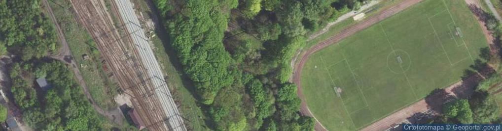 Zdjęcie satelitarne Obelisk ku czci poległych i zmarłych członków Klubu Sportowego