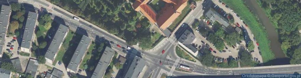 Zdjęcie satelitarne Ofiarom Terroru Na Nieludzkiej Ziemii