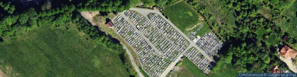 Zdjęcie satelitarne Pomnik ku czci poległych żołnierzy i pomordowanych ofiar wojen