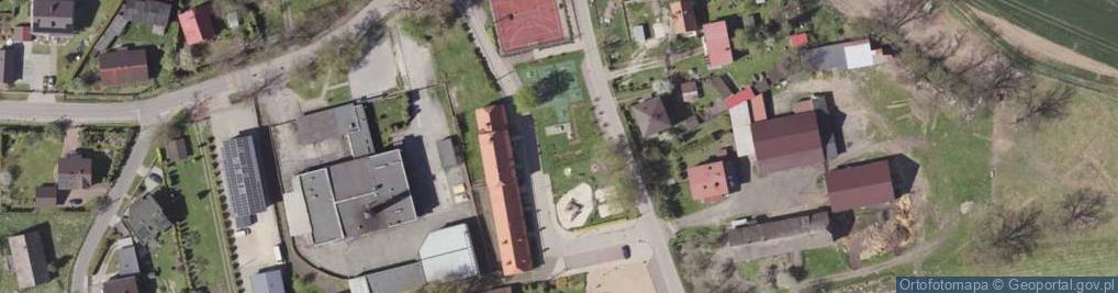 Zdjęcie satelitarne Pomnik ku czci rozstrzelonych i pomordowanych przez hitlerowski