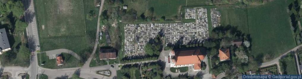Zdjęcie satelitarne Pomnik nagrobny - symboliczna mogiła mieszkańców poległych w ob