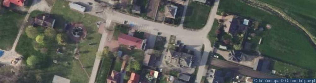 Zdjęcie satelitarne Pomnik upamiętniający zrzuty lotnicze w rejonie Chąśna