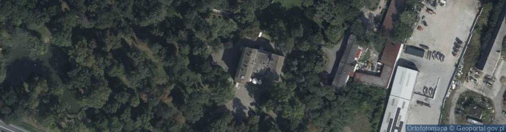 Zdjęcie satelitarne 1) Firma Usługowo-Gastronomiczna Marek Stratyński 2) JPM Dom