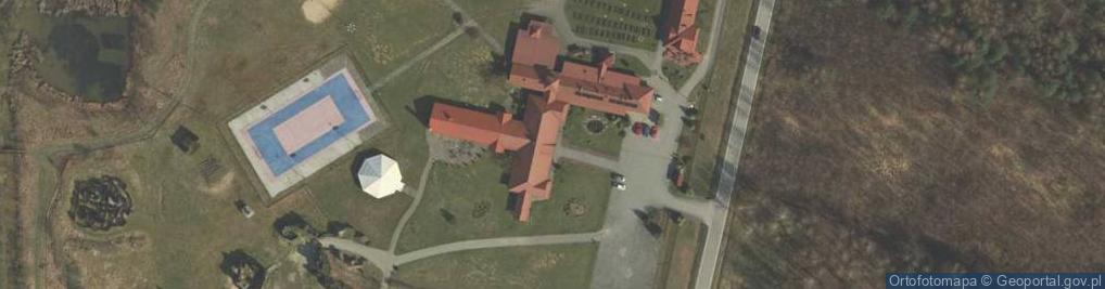Zdjęcie satelitarne Centrum Aktywnego Wypoczynku ''Borek'' Wiesława Mrowca-Urban