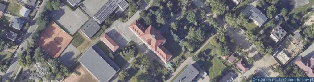 Zdjęcie satelitarne Centrum Edukacji Zawodowej Ostrowiec św