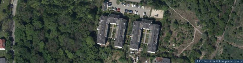 Zdjęcie satelitarne Dominika Langsam Lando