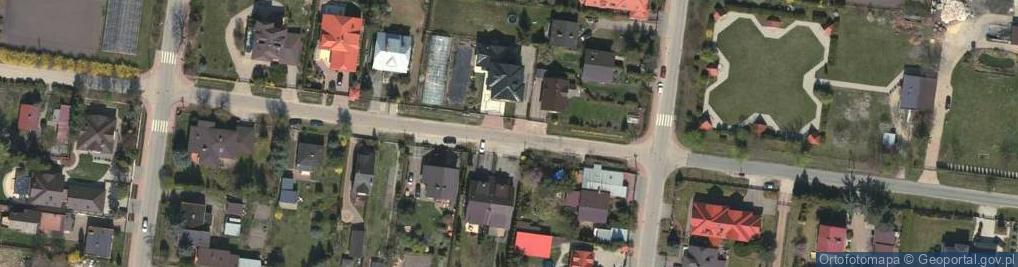 Zdjęcie satelitarne Farma Wiatrowa Lutocin