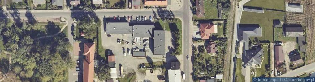 Zdjęcie satelitarne Gminny Ośrodek Kultury Sportu i Rekreacji w Żelazkowie z S w Biernatkach
