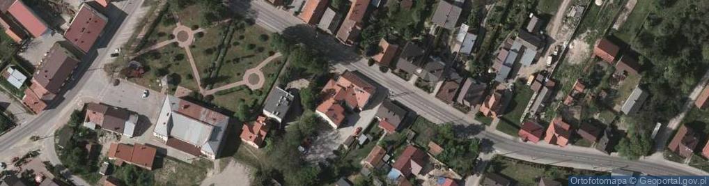 Zdjęcie satelitarne Gminny Samodzielny Publiczny Zakład Opieki Zdrowotnej w Radomyślu N Sanem
