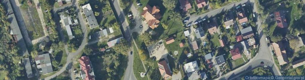 Zdjęcie satelitarne Gminny Zespół Ekonomiczno Administracyjny Szkół i Przedszkoli w Olszance z S w Krzyżowicach