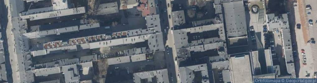 Zdjęcie satelitarne Growing Up Anna Domejko Magda Herbst