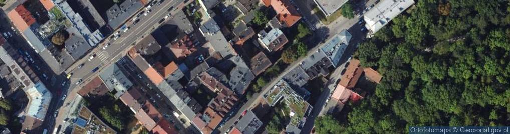 Zdjęcie satelitarne Handel Artykułami Krajowymi i Zagranicznymi