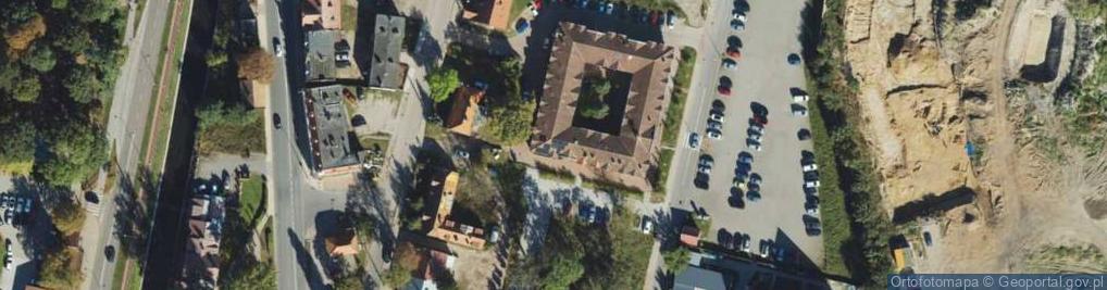 Zdjęcie satelitarne Henryk Bartoszek Niepub Zakład Opieki Zdrowotnej Praktyka Rodzinna i Specjalistyczna Familia