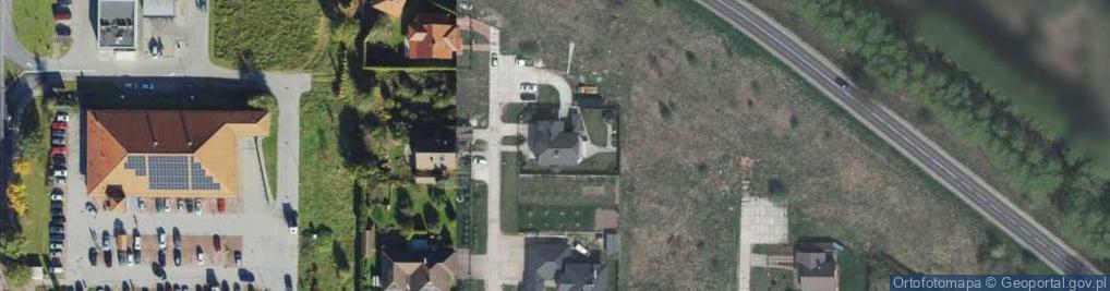 Zdjęcie satelitarne Instal Travel