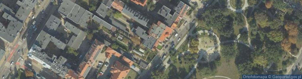 Zdjęcie satelitarne Kochanowski Park