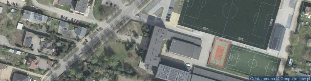 Zdjęcie satelitarne Koło Wychowanków Zespołu Szkół nr 1 w Ostrowi Mazowieckiej
