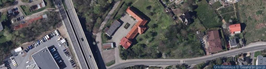 Zdjęcie satelitarne Laboratorium Labwet Izabela Kubyszek Małgorzata Dumańska Anna Husar Maria Wawrzuta