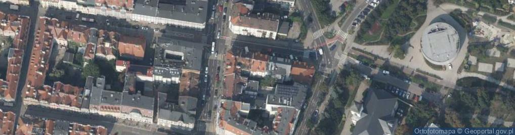 Zdjęcie satelitarne Łukasz Walczak Random Walk , Iconic Dress & More