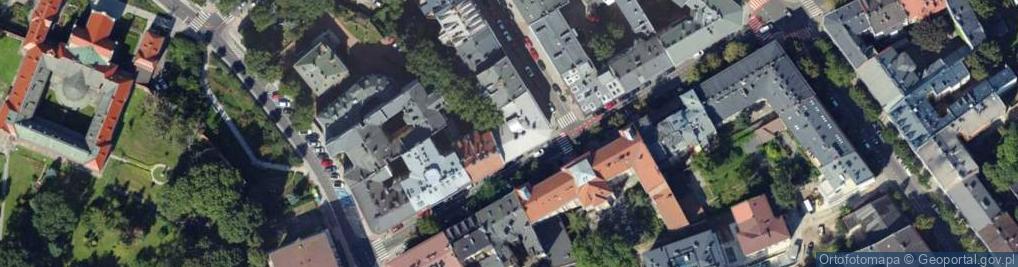 Zdjęcie satelitarne Magdalena Hajto Camuflage