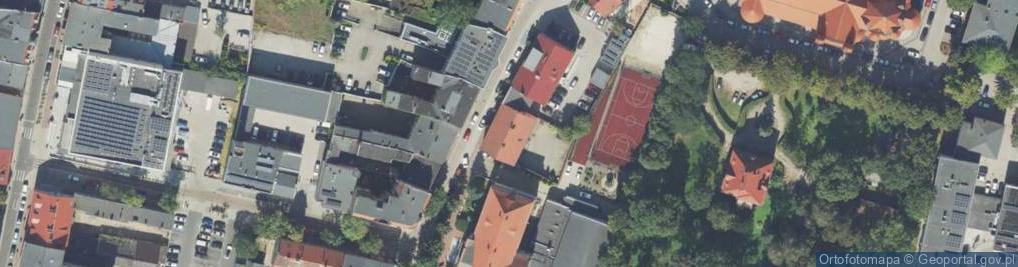 Zdjęcie satelitarne Młodzieżowy Dom Kultury