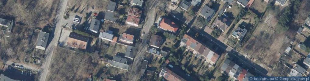 Zdjęcie satelitarne Obszywanie Dziurek Przyszywanie Guzików Adamczyk Barbara