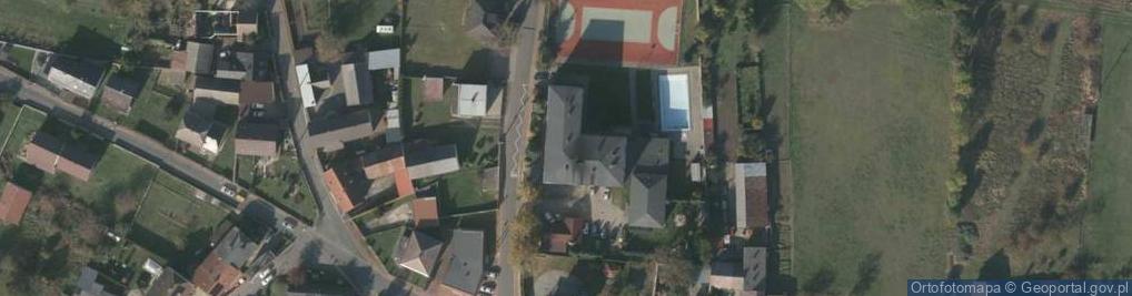Zdjęcie satelitarne Publiczna Szkoła Podstawowa im Powstańców Śląskich w Kamieniu Śląskim