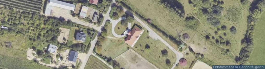 Zdjęcie satelitarne Sandomierski Ośrodek Kawaleryjski Andrzej Bury